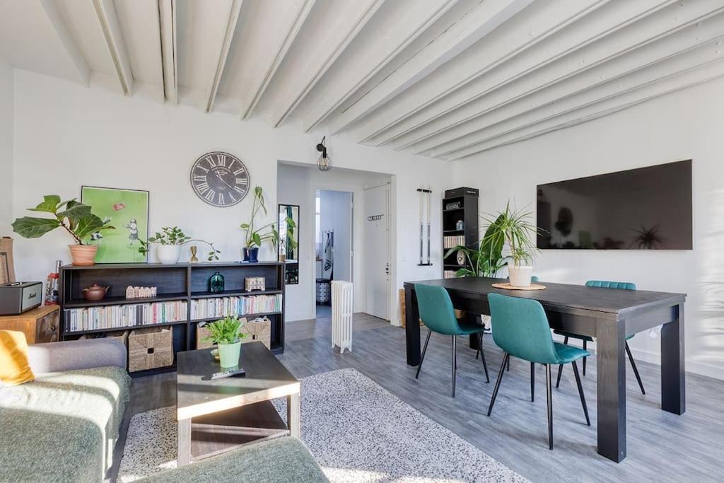 Nice Flat With Billard And View Parigi Esterno foto