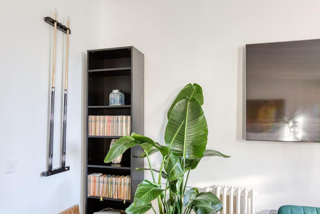 Nice Flat With Billard And View Parigi Esterno foto